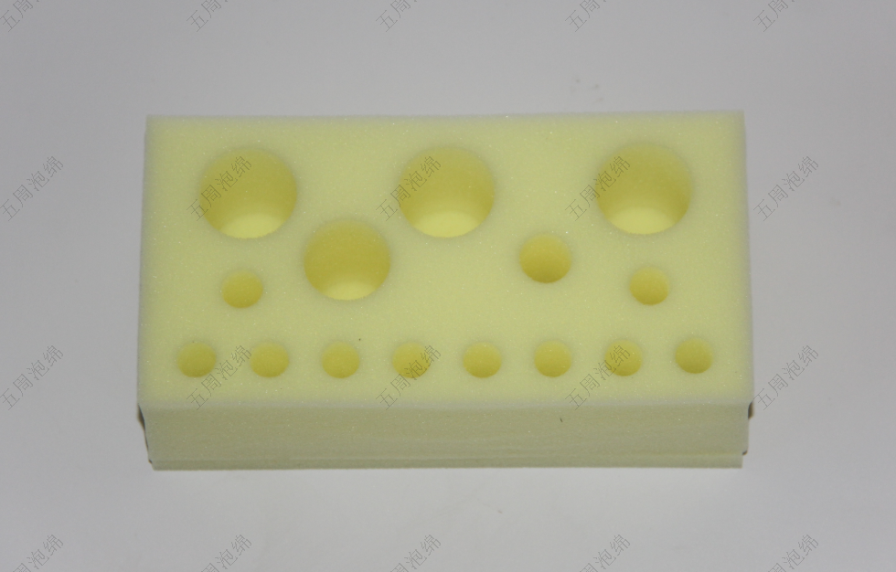 用戶(hù)體驗(yàn)視角：為何上層產(chǎn)品都執(zhí)著于PU海綿內(nèi)襯設(shè)計(jì)？