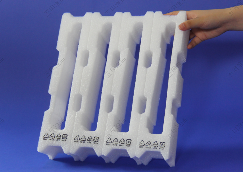 可循環(huán)長條形珍珠棉內(nèi)襯：LED 燈管的防碎運(yùn)輸方案