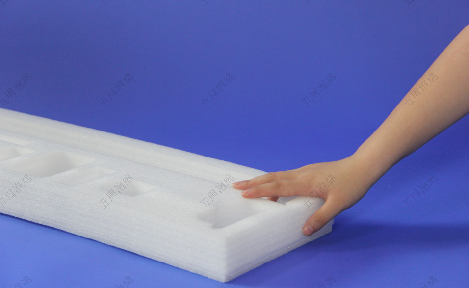 長條形多工位珍珠棉內(nèi)襯：美容儀器的定制防護(hù)方案